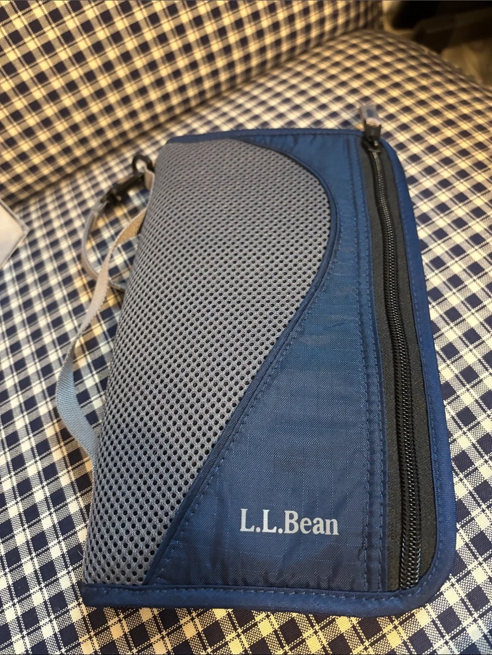 L.L. Bean Men’s Navy and Gray Travel Organizer